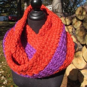 Women's infinity Scarf: Handmade